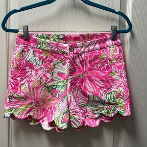 NEVER WORN- Lilly Pulitzer shorts. Hot pink. Size 00